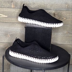 Ilse Jacobsen Women's Iconic Tulip 139 Black Perforated Shoes